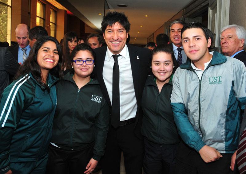 Santo Tomás es auspiciador oficial del Mundial de Fútbol Sub 17 FIFA Chile 2015