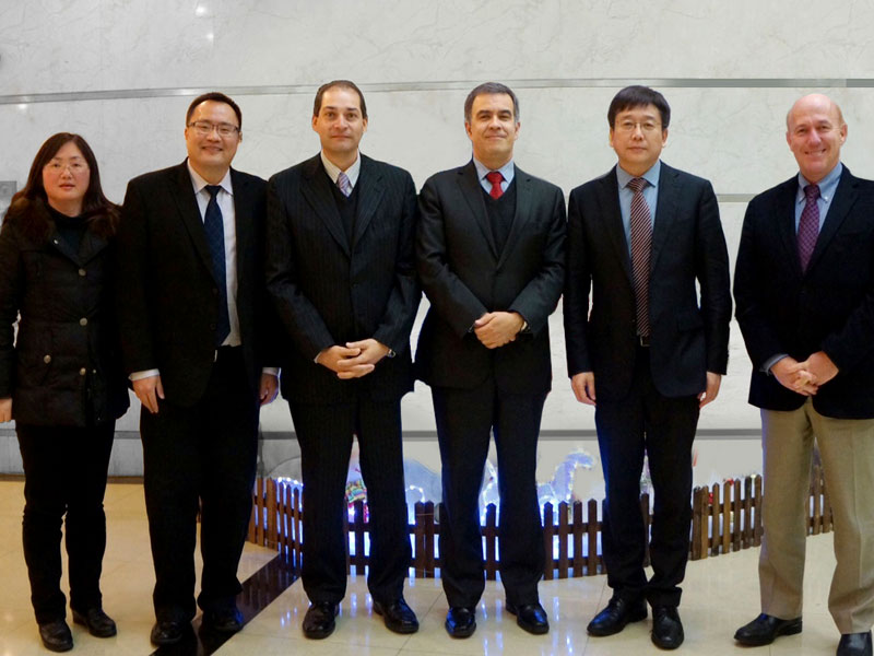 UST firma acuerdo con East China Normal University para establecer centro de investigación en conjunto