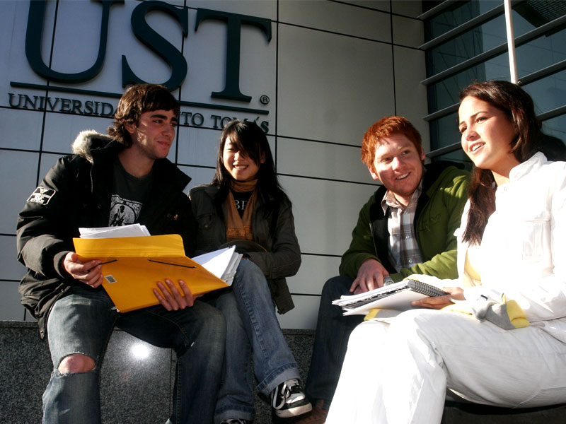 CNA aumenta a 3 años acreditación de la Universidad Santo Tomás