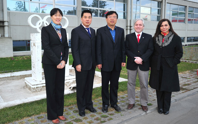 Autoridades de la Beijing Sport University visitan el Instituto de Ciencias del Deporte