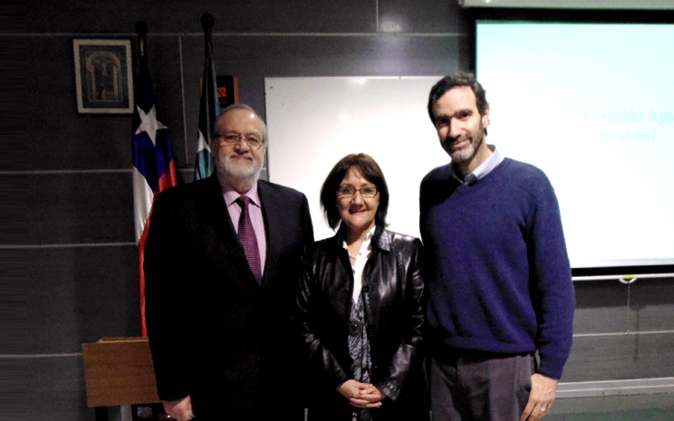 Taller de Aprendizaje y Servicio es dictado por  Director de América Solidaria dictó