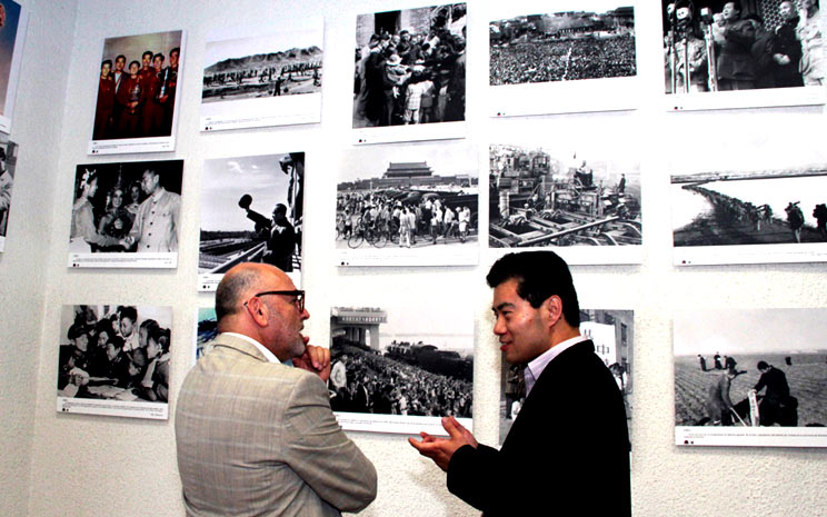 Exposición fotográfica Memorias de la República China se presenta en Santiago