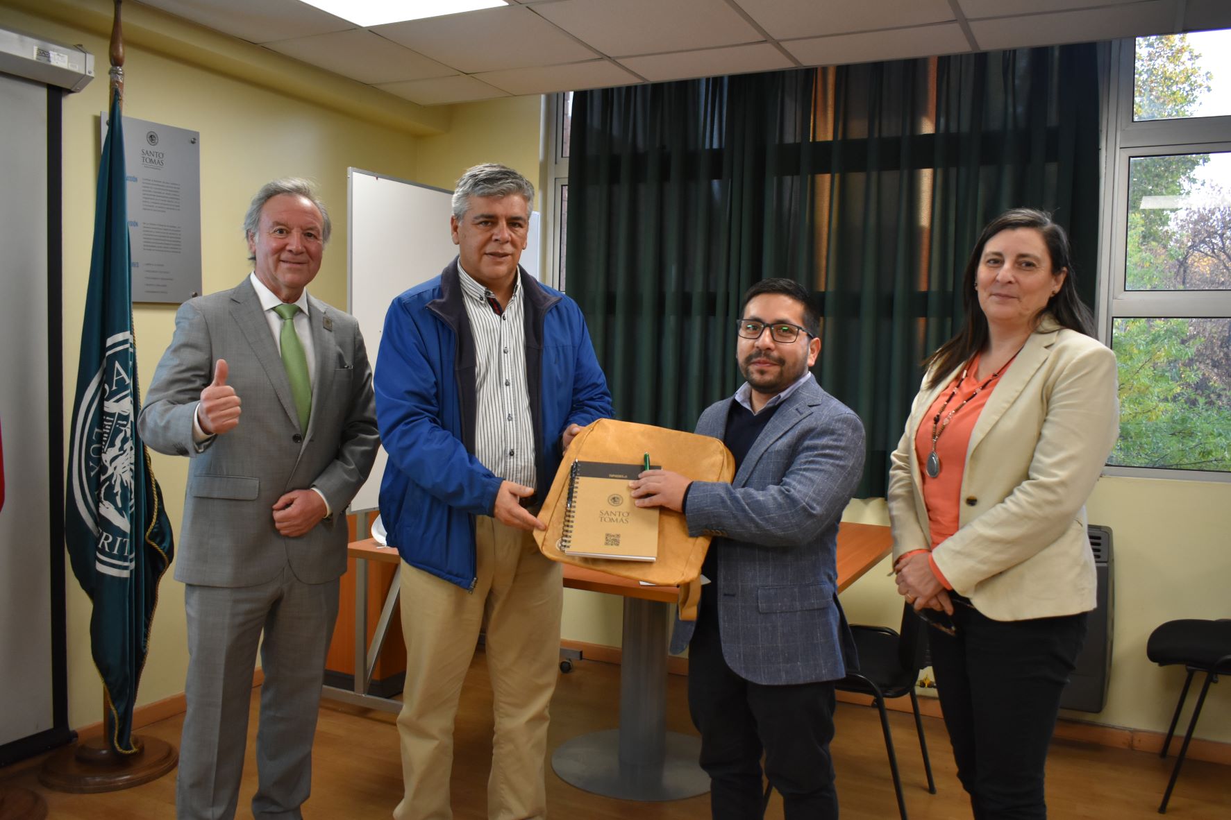 Santo Tomás y Senadis realizan taller sobre Ley de igualdad y oportunidades para personas con discapacidad