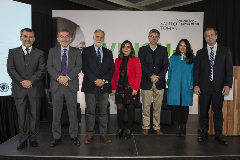 Santo Tomás presenta su Política de Vinculación con el Medio en ceremonia de lanzamiento