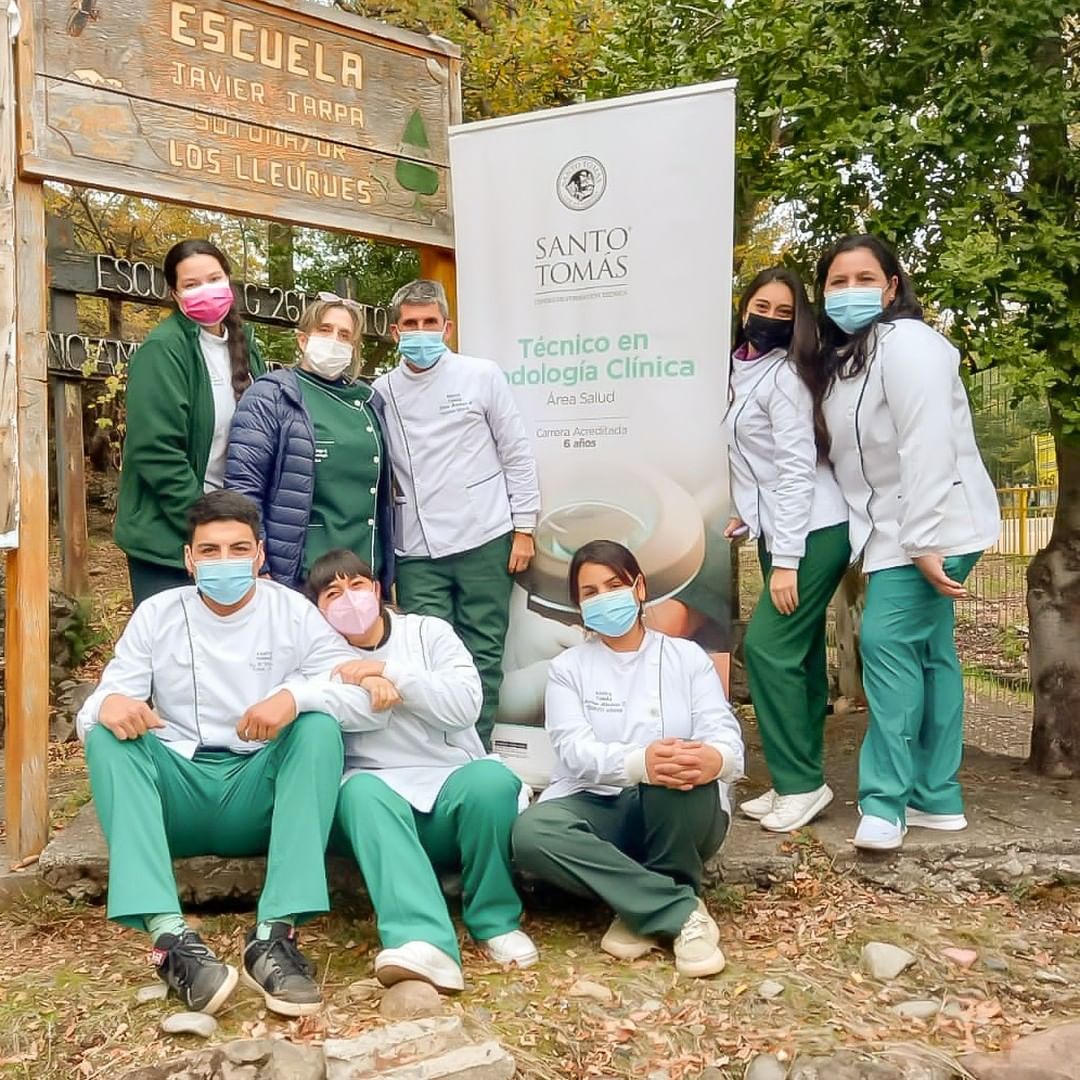 Estudiantes del CFT Santo Tomás Concepción realizaron operativo de atención podológica en comuna de Pinto