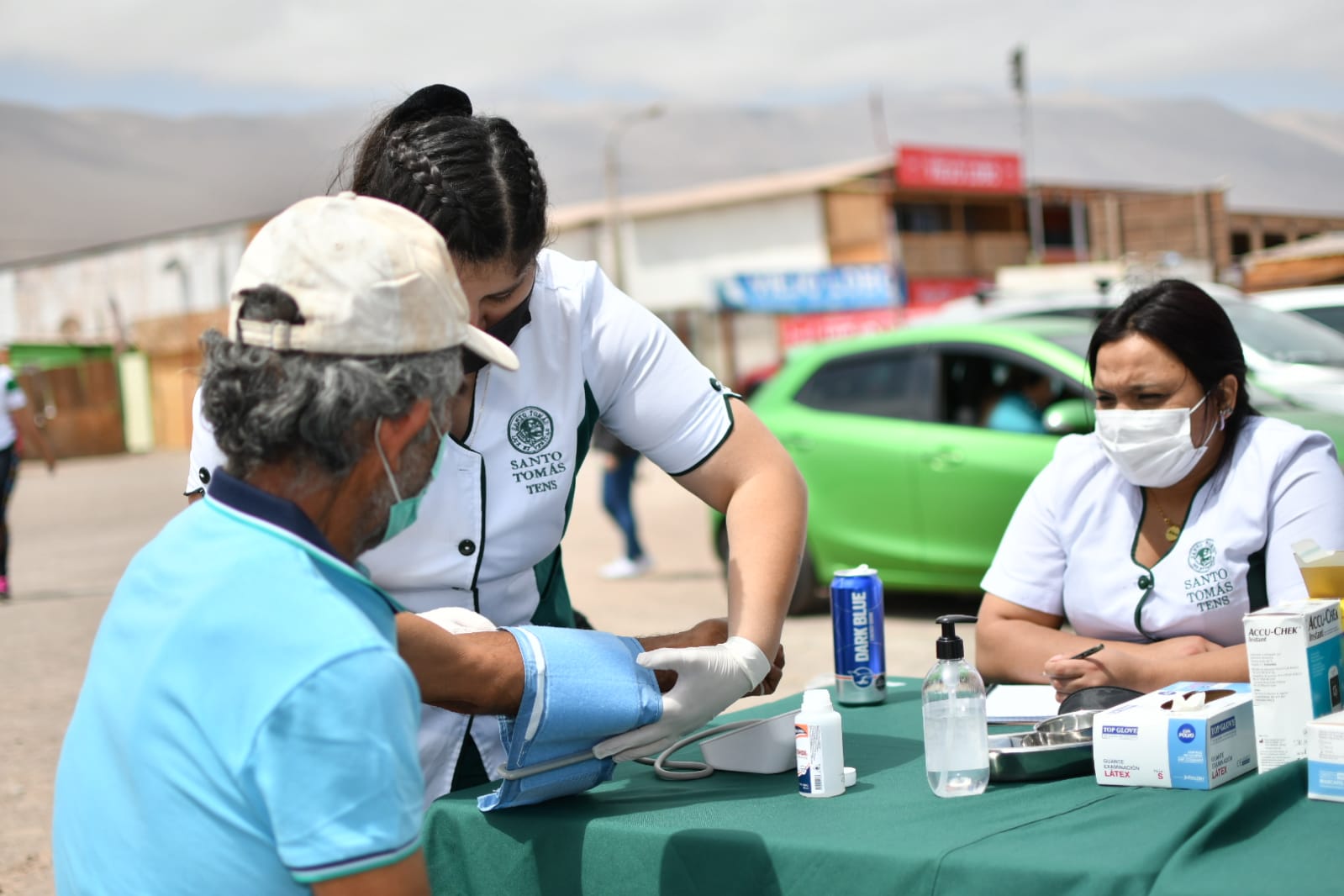 Santo Tomás da el puntapié inicial a su proyecto emblemático en Caleta Los Verdes con un operativo social