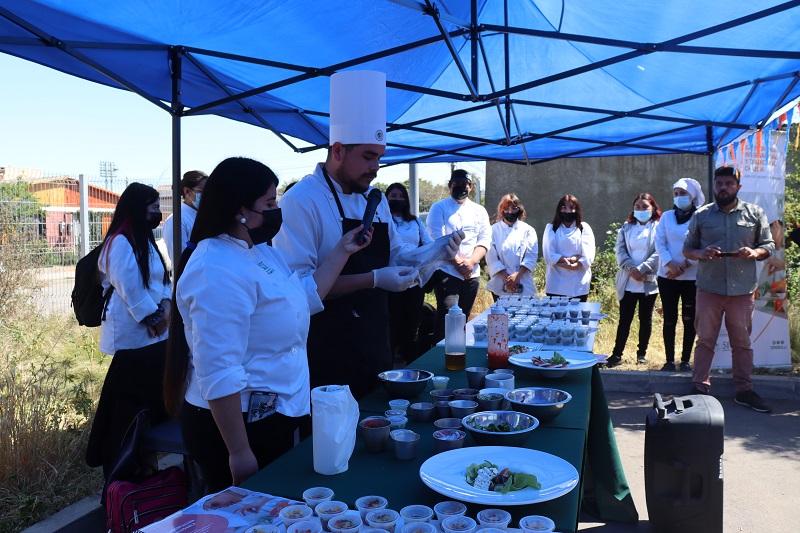 Estudiantes de gastronomía participan en encuentro de vida saludable en Ovalle