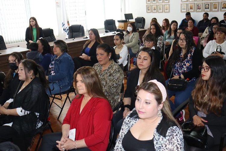 Centro de Negocios Sercotec Linares certificó a medio centenar de emprendedoras