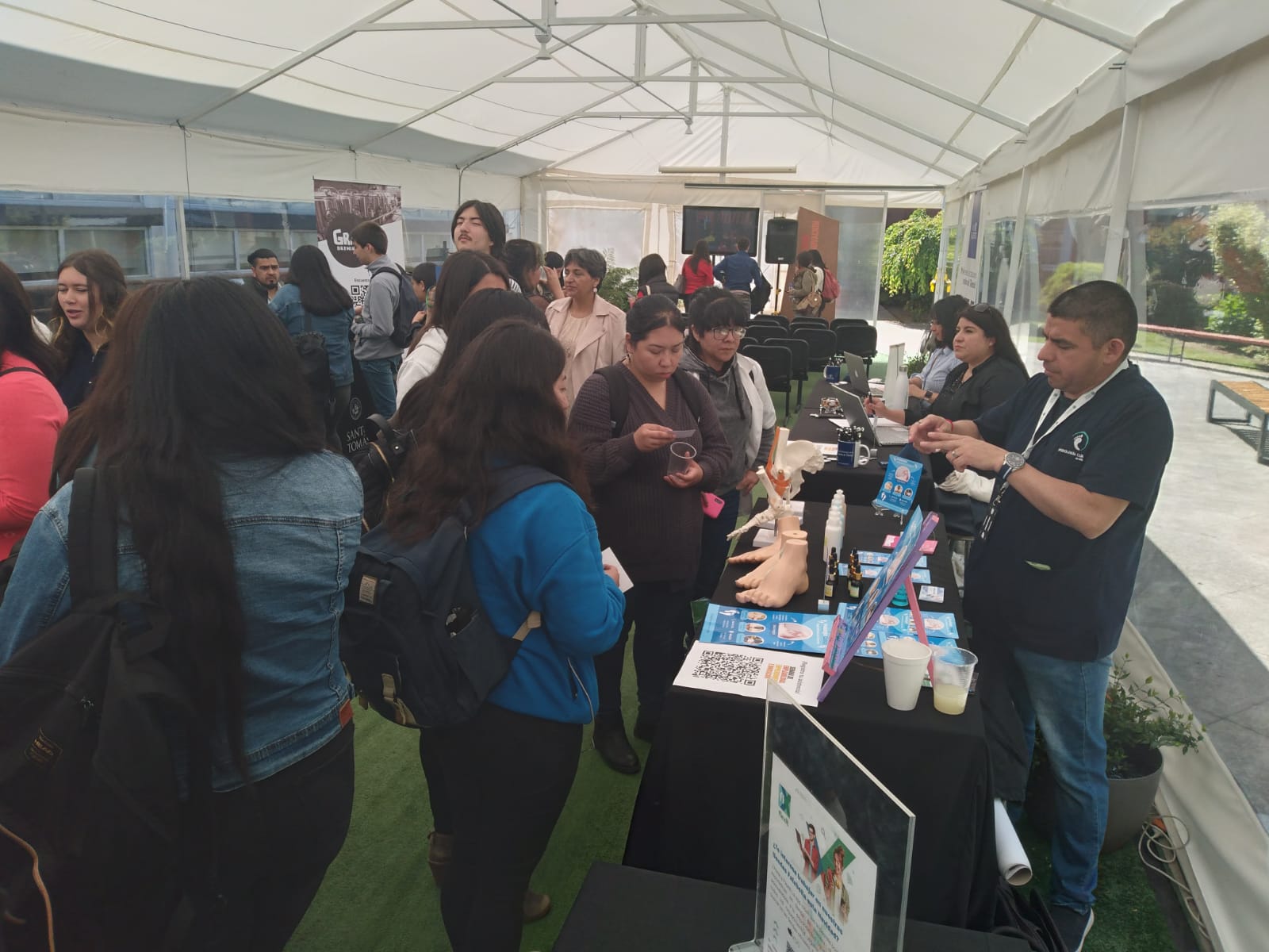 Santo Tomás Osorno realizó Feria de Empleabilidad, Emprendimiento e Innovación