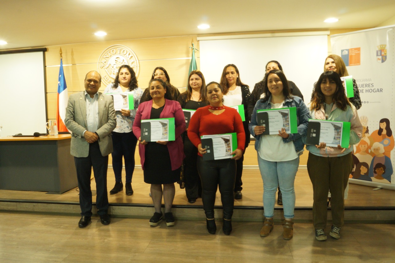 Jefas de Hogar culminaron la VII Escuela para Emprendedoras Santo Tomás