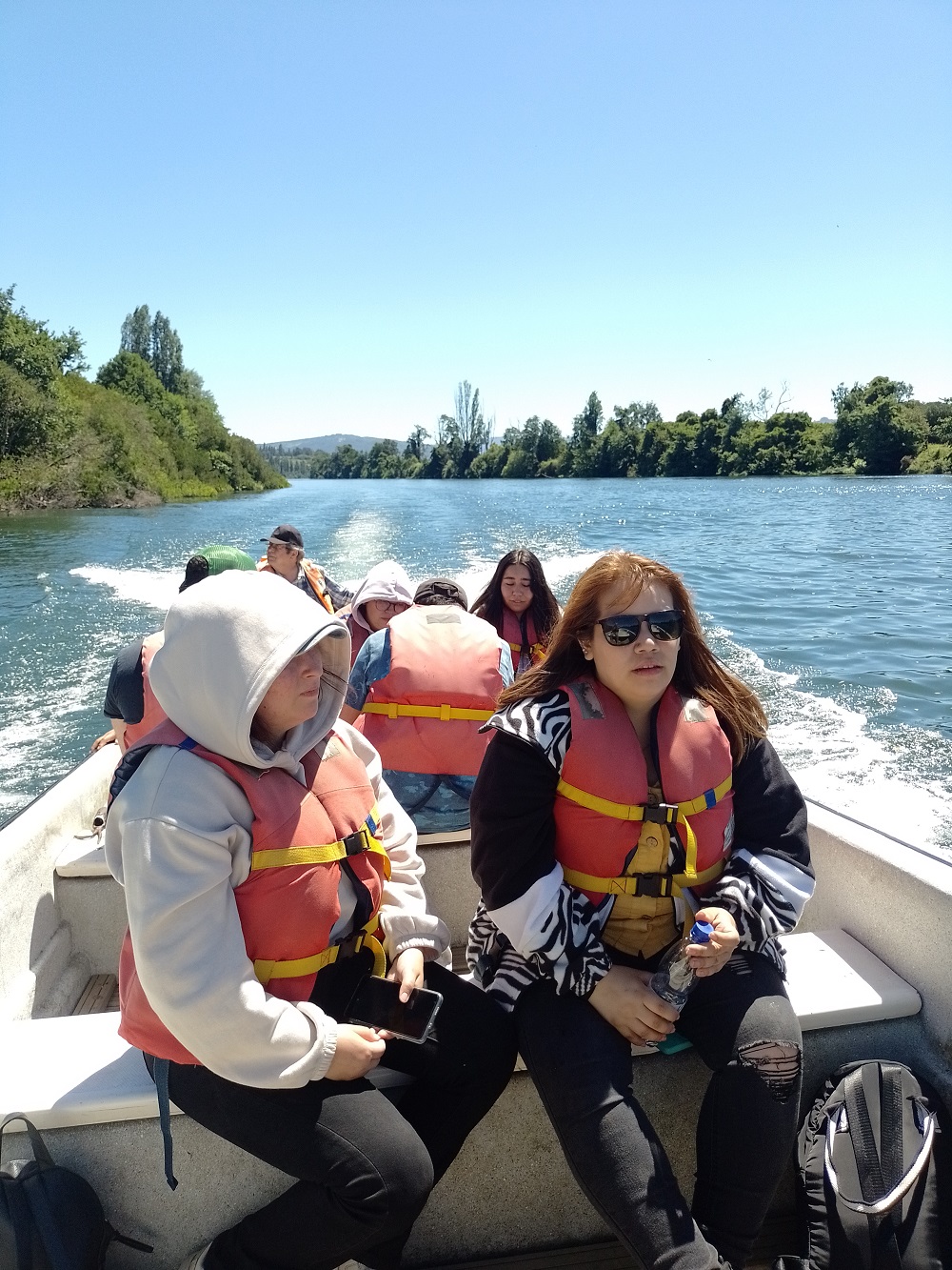 Alumnos del curso vigilantes ambientales de Santo Tomás Osorno realizaron expedición a través de los sistemas fluviales de la zona