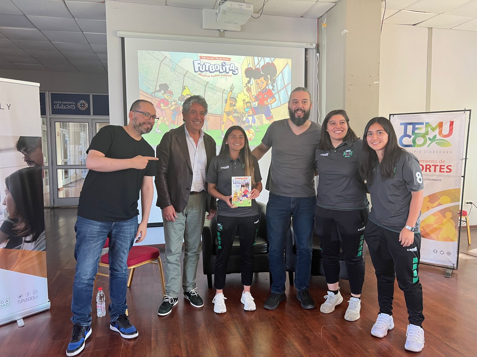 Exitoso lanzamiento del libro “Futbolitas” se vivió en el Estadio Germán Becker