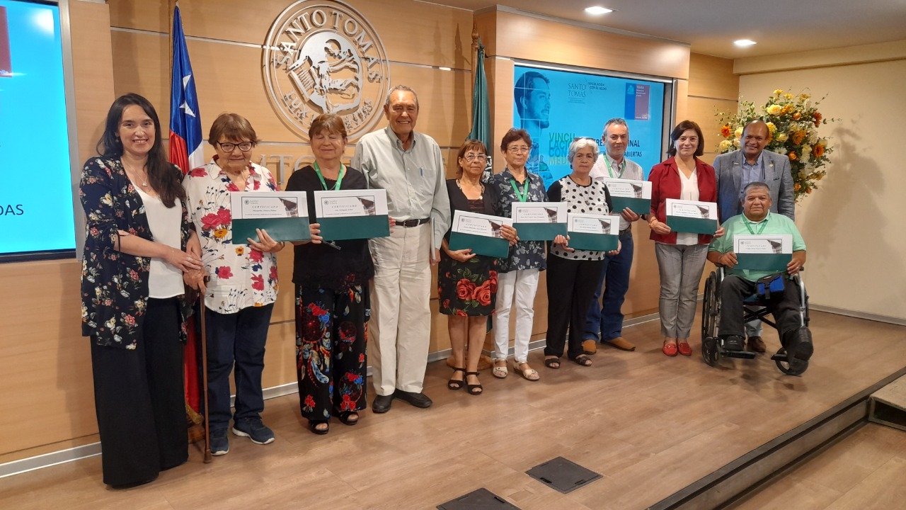 Los “mechones mayores” terminaron sus clases en las “aulas abiertas” de Santo Tomás