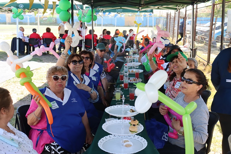 Con tarde recreativa estudiantes y personas mayores finalizaron talleres formativos