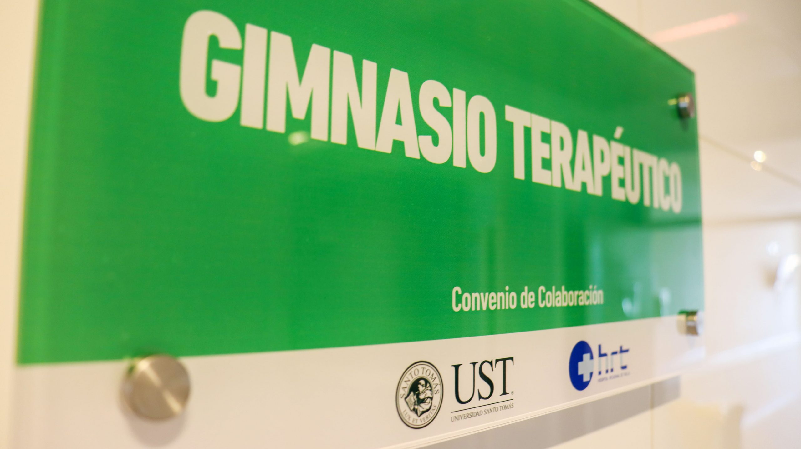 UST implementó nuevo gimnasio terapéutico en Hospital Regional de Talca para pacientes en etapa pre y post quirúrgica