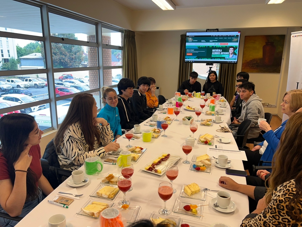 Rectora Santo Tomás Temuco recibió con desayuno a nuevos estudiantes destacados