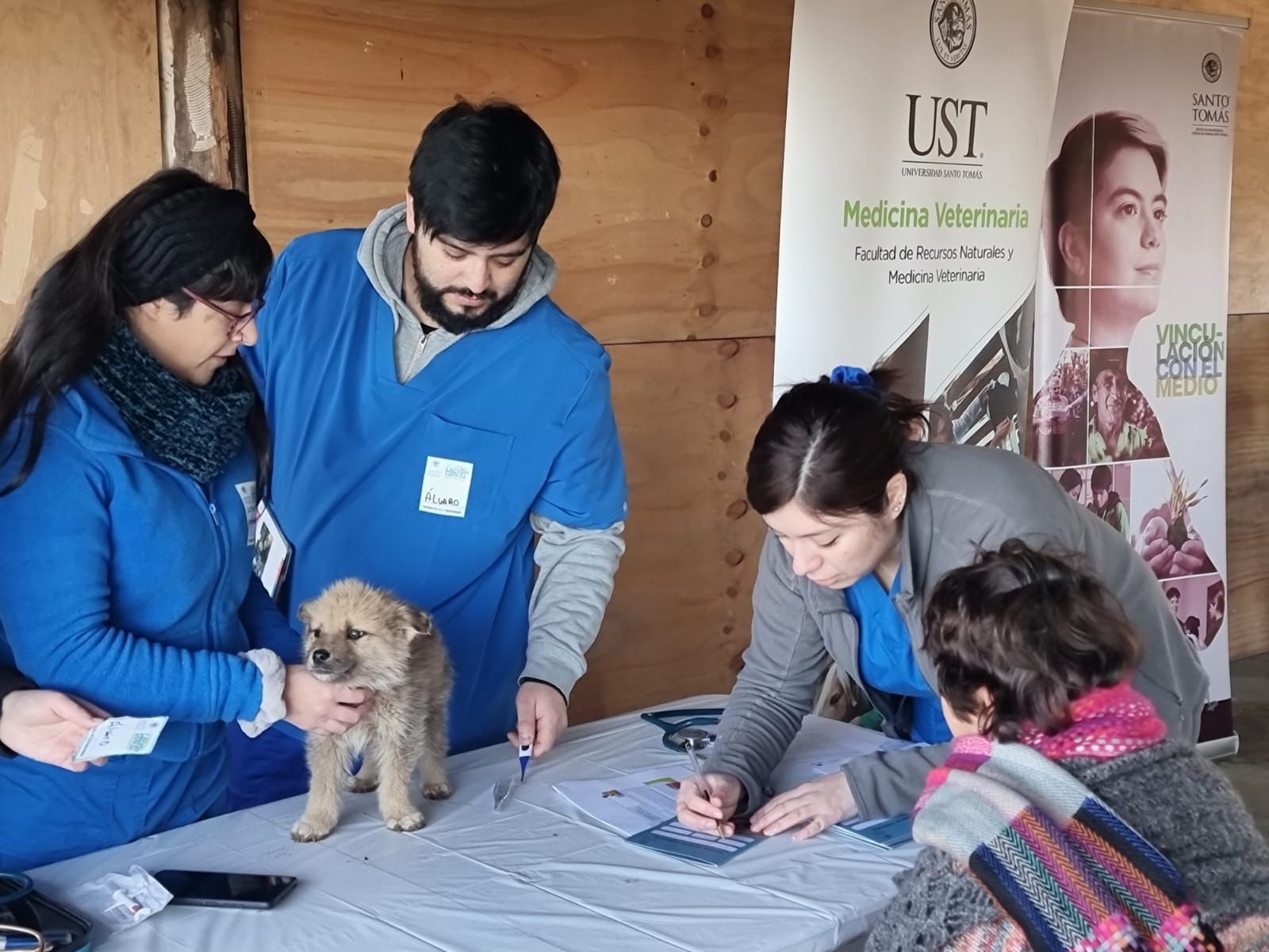 Tomasinos de Medicina Veterinaria realizaron operativo de mascotas en Colonia La Quemada