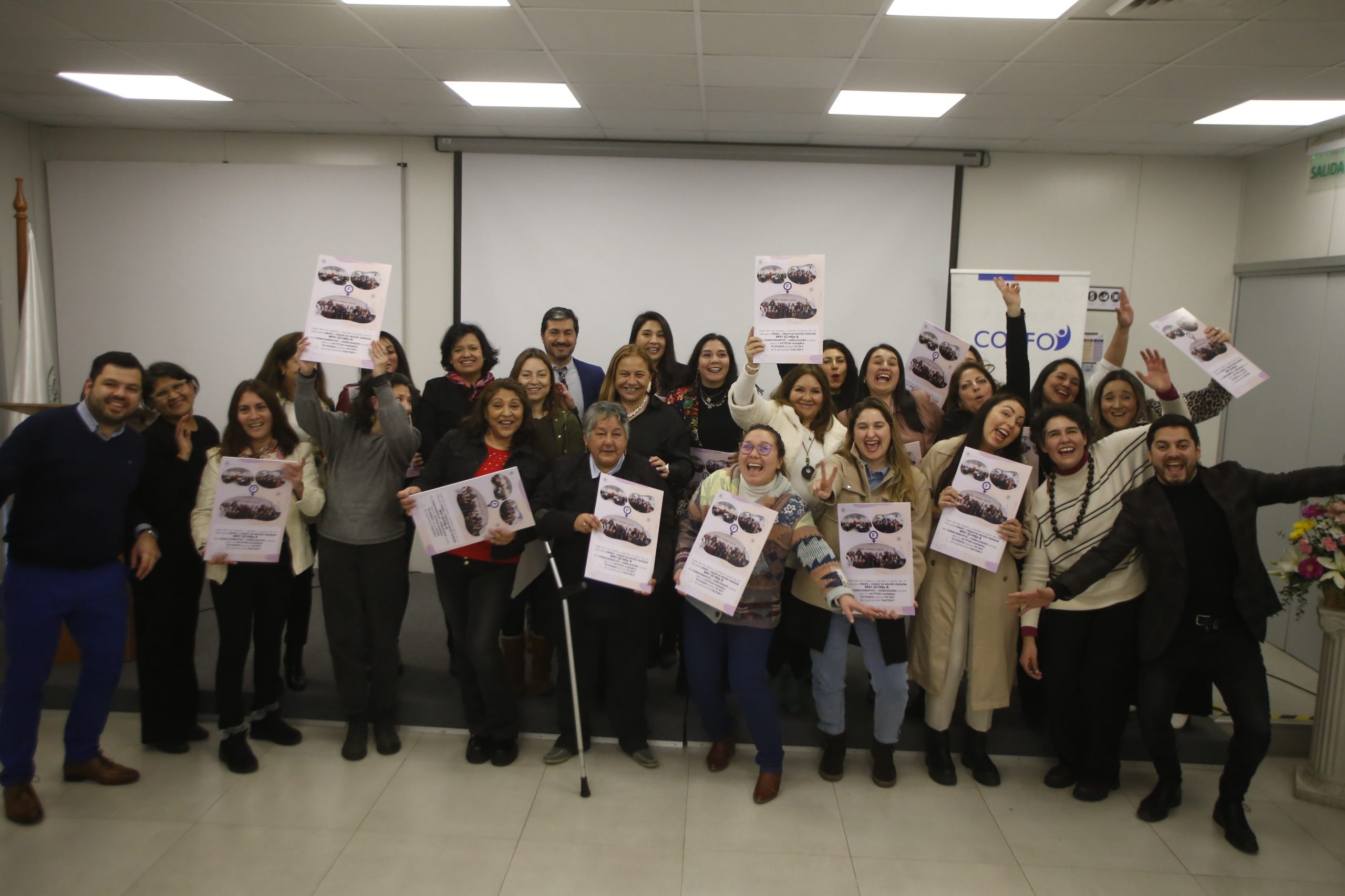 Emprendimiento femenino: 30 maulinas lograron certificarse con el programa Factor F 