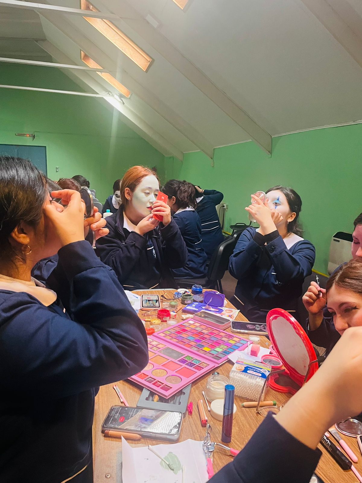 Alumnas de Atención de Párvulos del Instituto Politécnico María Auxiliadora participan en clases en CFT Santo Tomás Puerto Montt