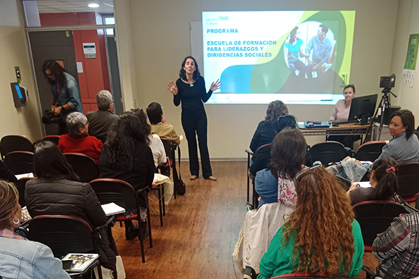 Santo Tomás impulsa el cambio: Lanza escuela de liderazgo en colaboración con ENAP para fortalecer dirigencias sociales en Hualpén