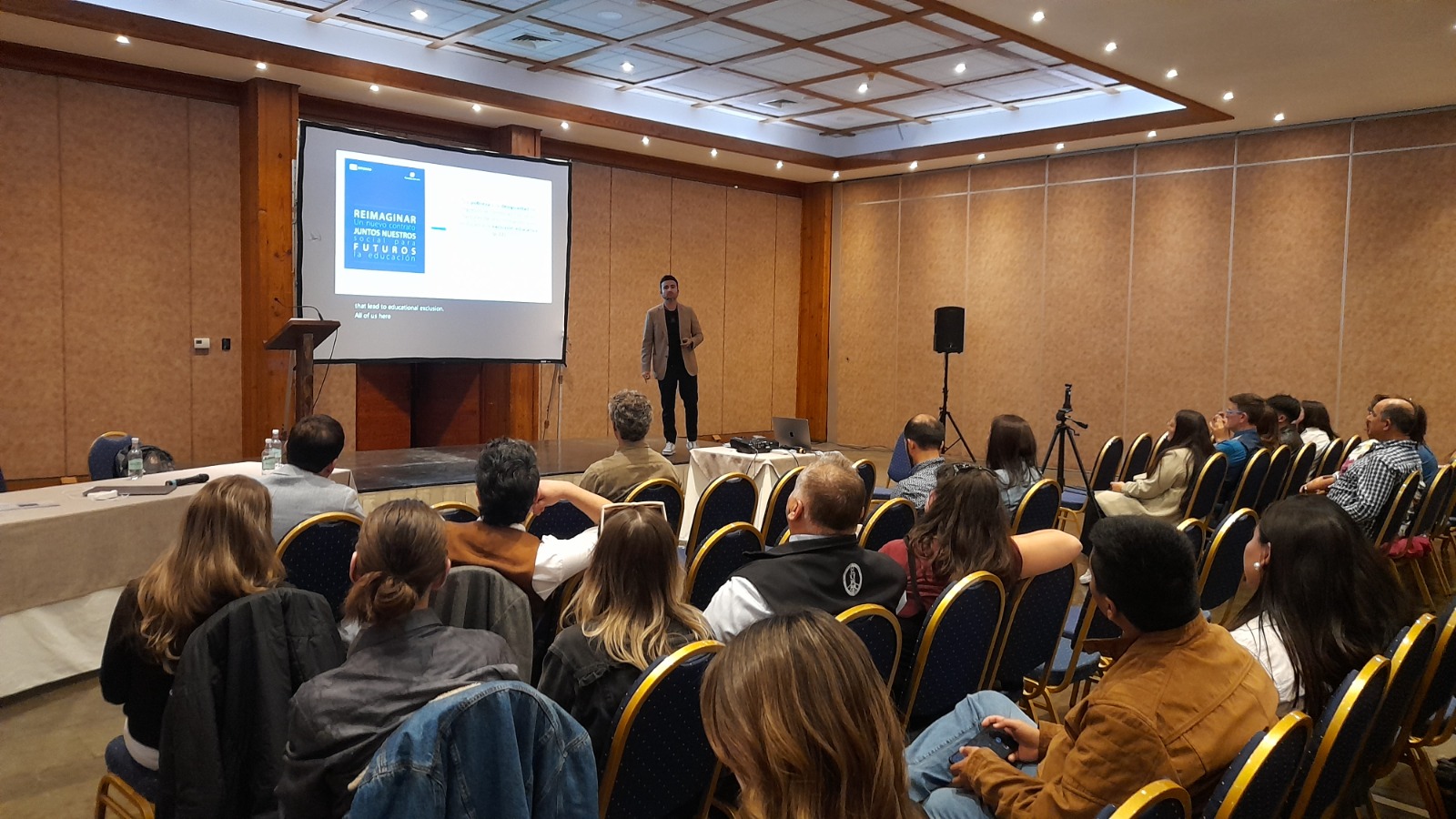 Docente de UST La Serena lideró foro internacional de Tecnologías Emergentes enfocado en la Educación STEAM