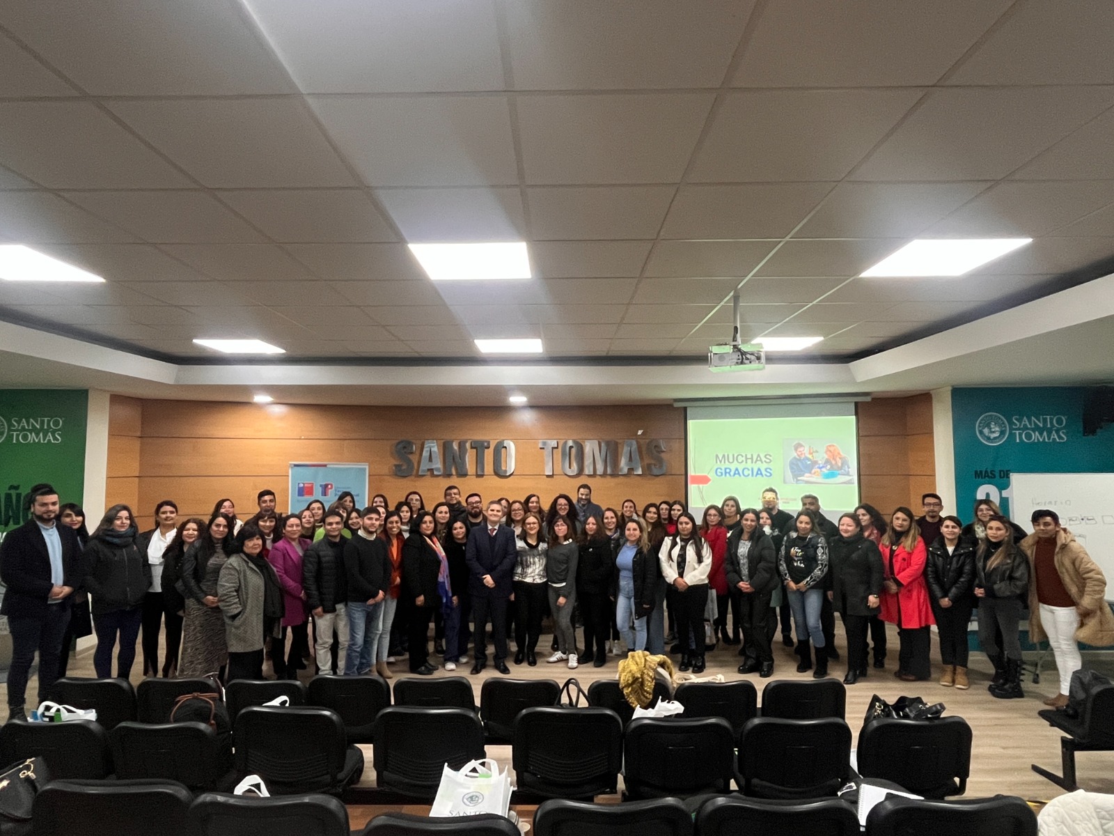 Liceos y colegios de la región se suman a seminario sobre el espectro autista organizado por Santo Tomás y Red Futuro