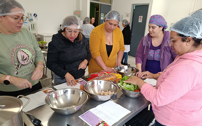 Estudiantes y apoderados de colegio viñamarino aprenderán sobre alimentación saludable gracias a proyecto de Nutrición y Dietética de UST