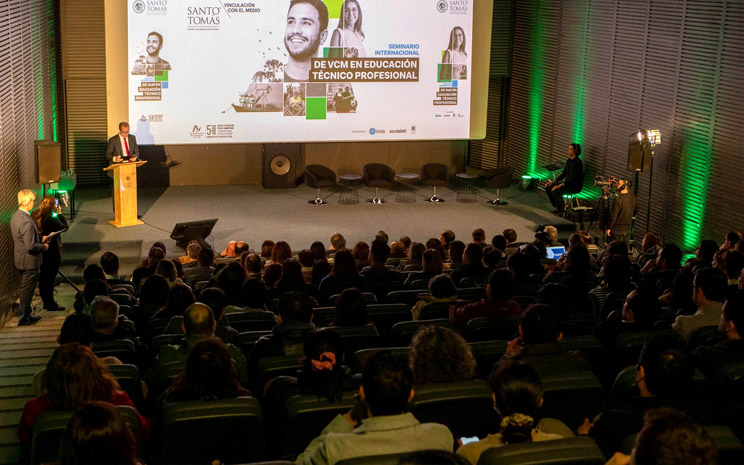 CFT Santo Tomás organiza seminario internacional para abordar la vinculación con el medio en la educación técnico profesional