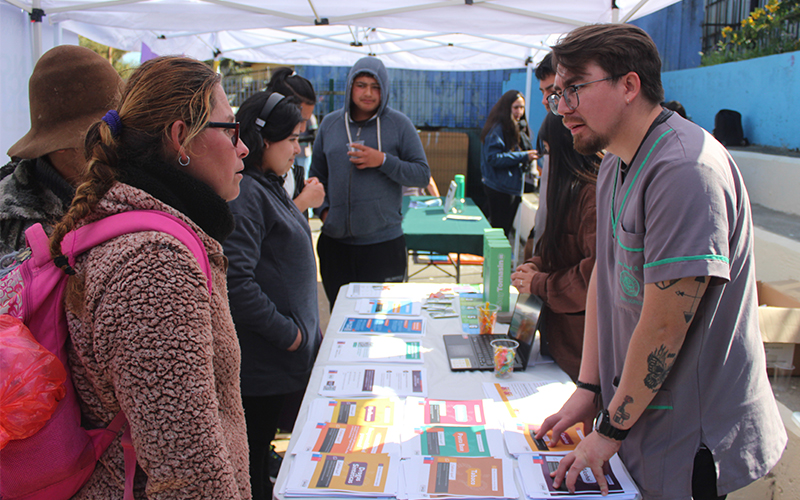 Santo Tomás Viña del Mar realiza feria “Salud, deporte y bienestar” en la Escuela Especial de Desarrollo Renacimiento de Quilpué