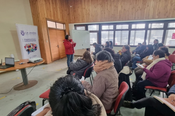 Santo Tomás sede Valdivia y Municipio de la Unión realizan escuela de líderes sociales