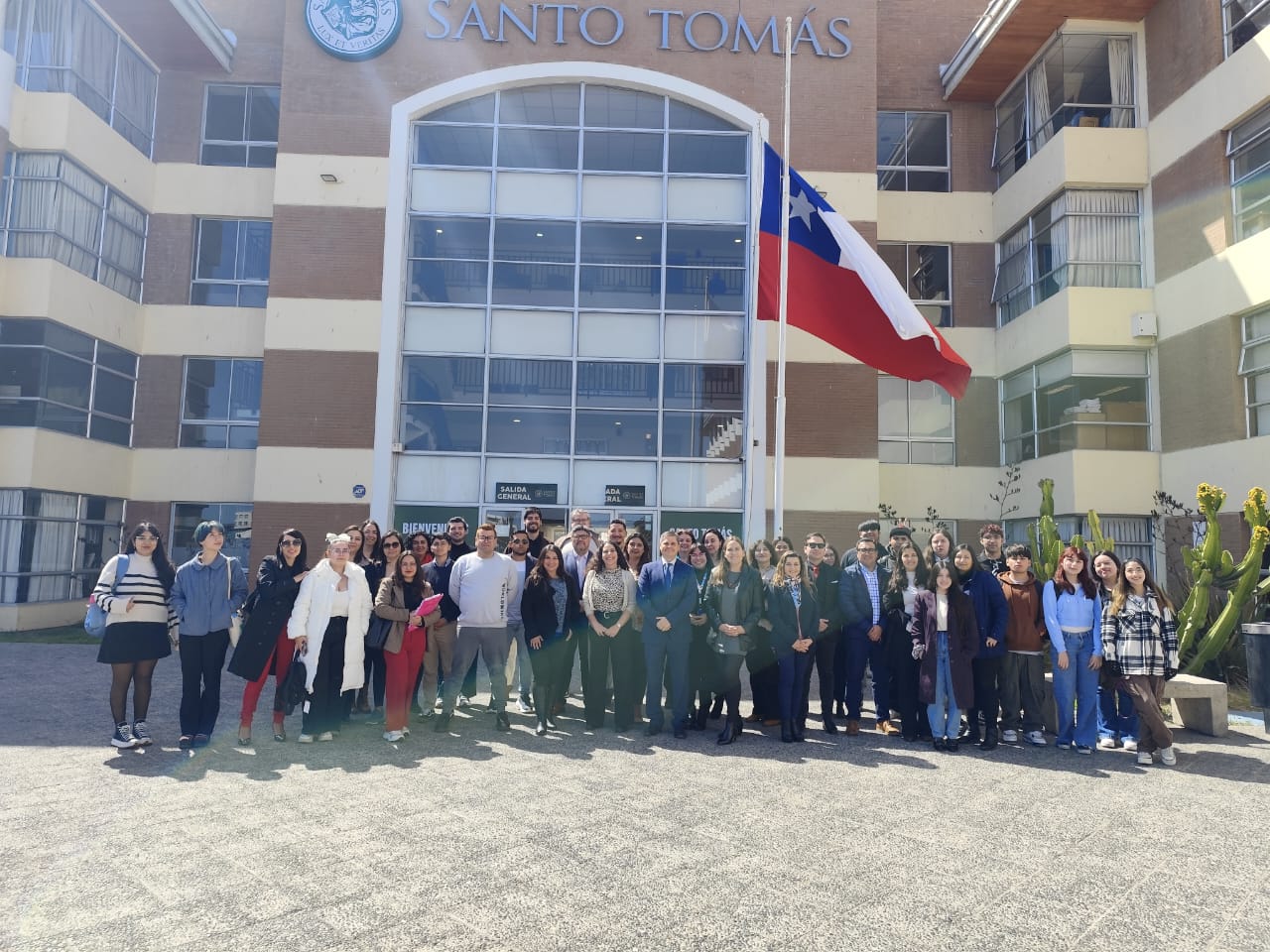 Instituciones de Educación Superior se reúnen en Santo Tomás para avanzar en Mesa de Género regional liderada por Sernameg