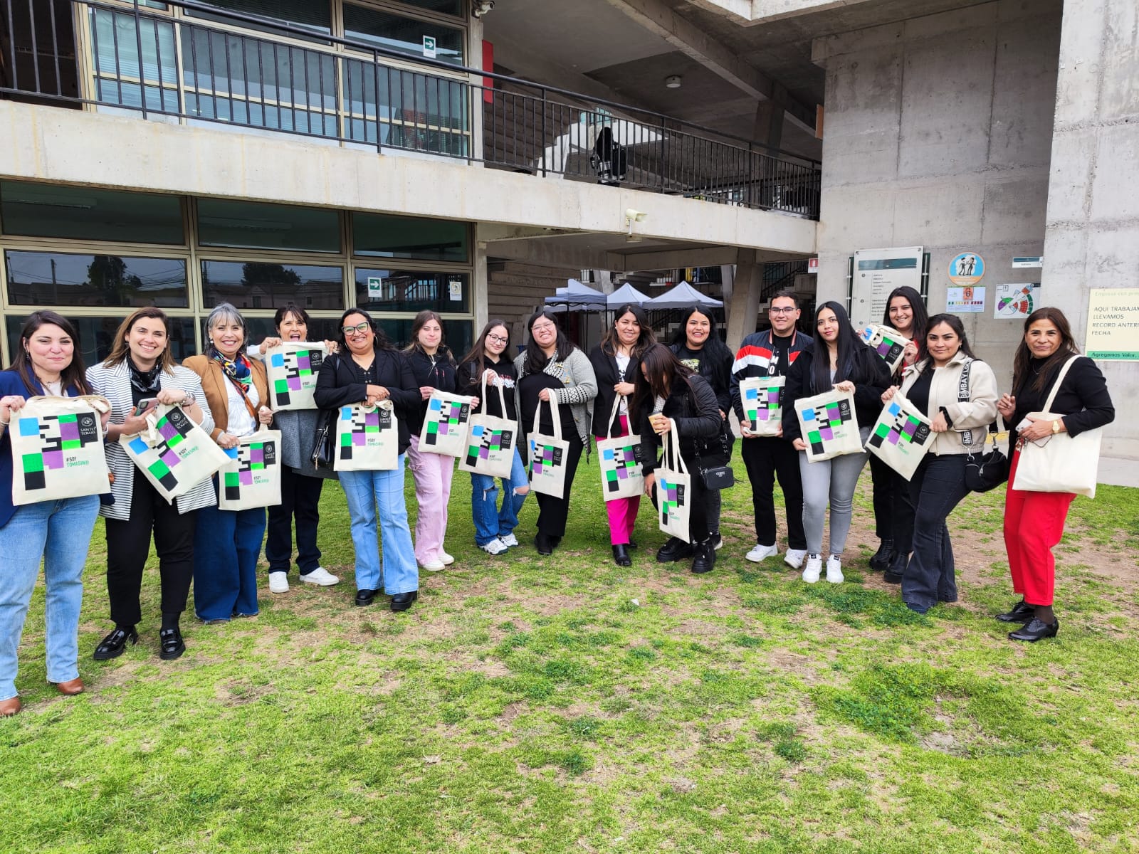 Más de una decena de egresados de Técnico en Educación Especial se reunieron en focus group en Santo Tomás La Serena