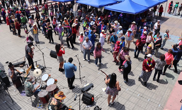 Más de 500 personas mayores vibraron en el 4° Geropalooza realizado en Antofagasta