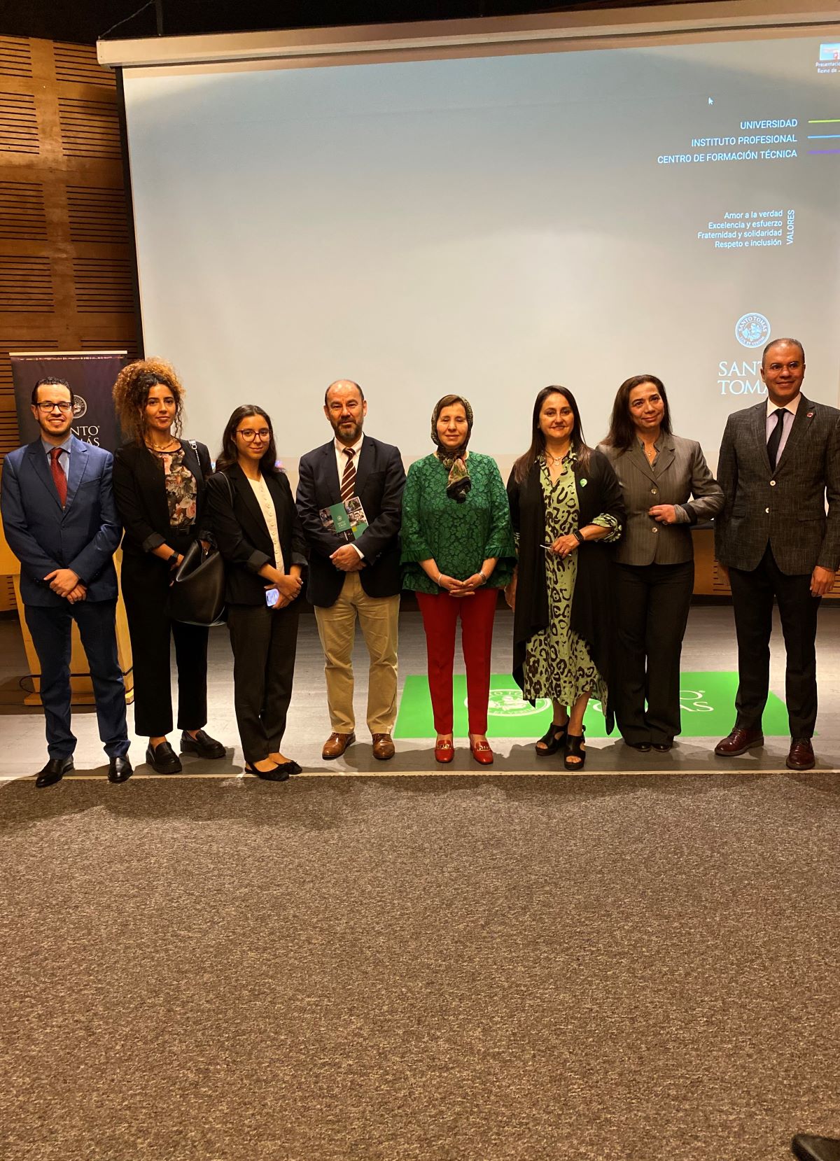 Embajadora de Marruecos ofreció conferencia sobre paz y desafíos globales en Santo Tomás San Joaquín