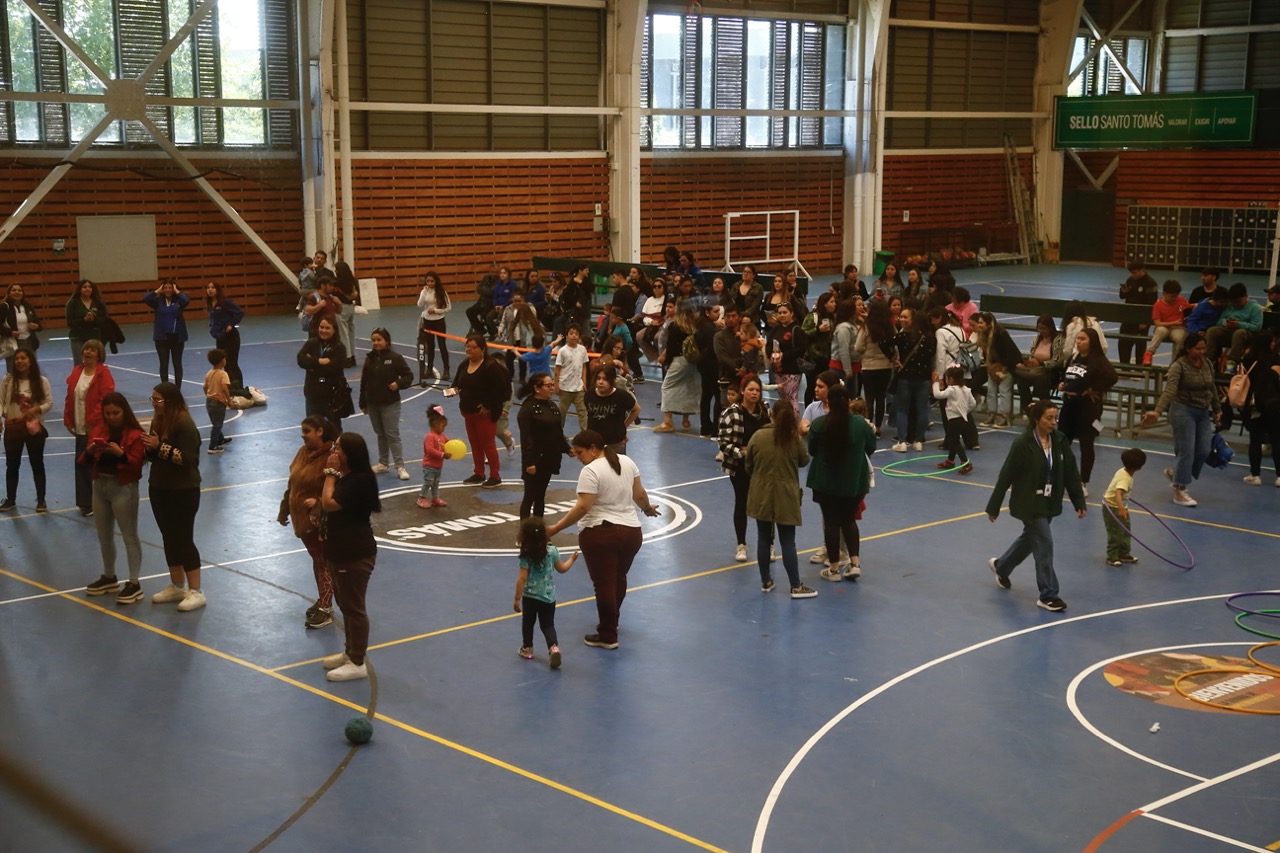 200 personas fueron beneficiadas en exitoso cierre del programa «Creciendo Juntos» en Talca