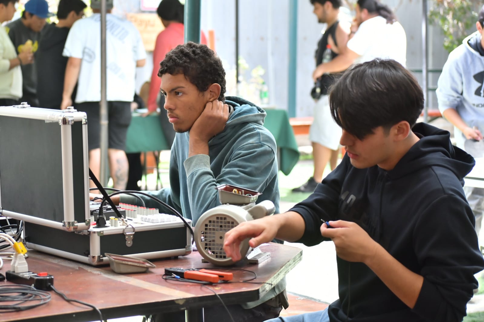 Sede Iquique lidera exitosa Feria Tecnológica que promovió competencias de habilidades técnicas entre estudiantes de ingeniería