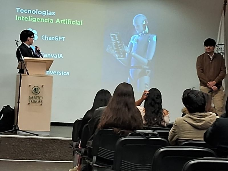 Estudiantes de Ingeniería en Informática comparten los desafíos y oportunidades de la Inteligencia Artificial con alumnos de Administración