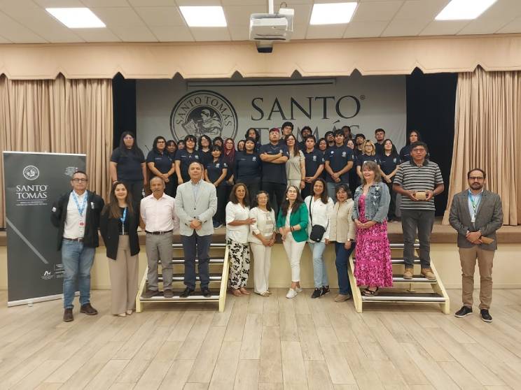 Estudiantes de Técnico en Diseño Digital y Publicitario de Santo Tomás asesoraron a emprendedores de las provincias de Copiapó y del Huasco