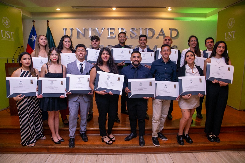 Ceremonias de Titulación 2024 de la Universidad Santo Tomás, sede Santiago