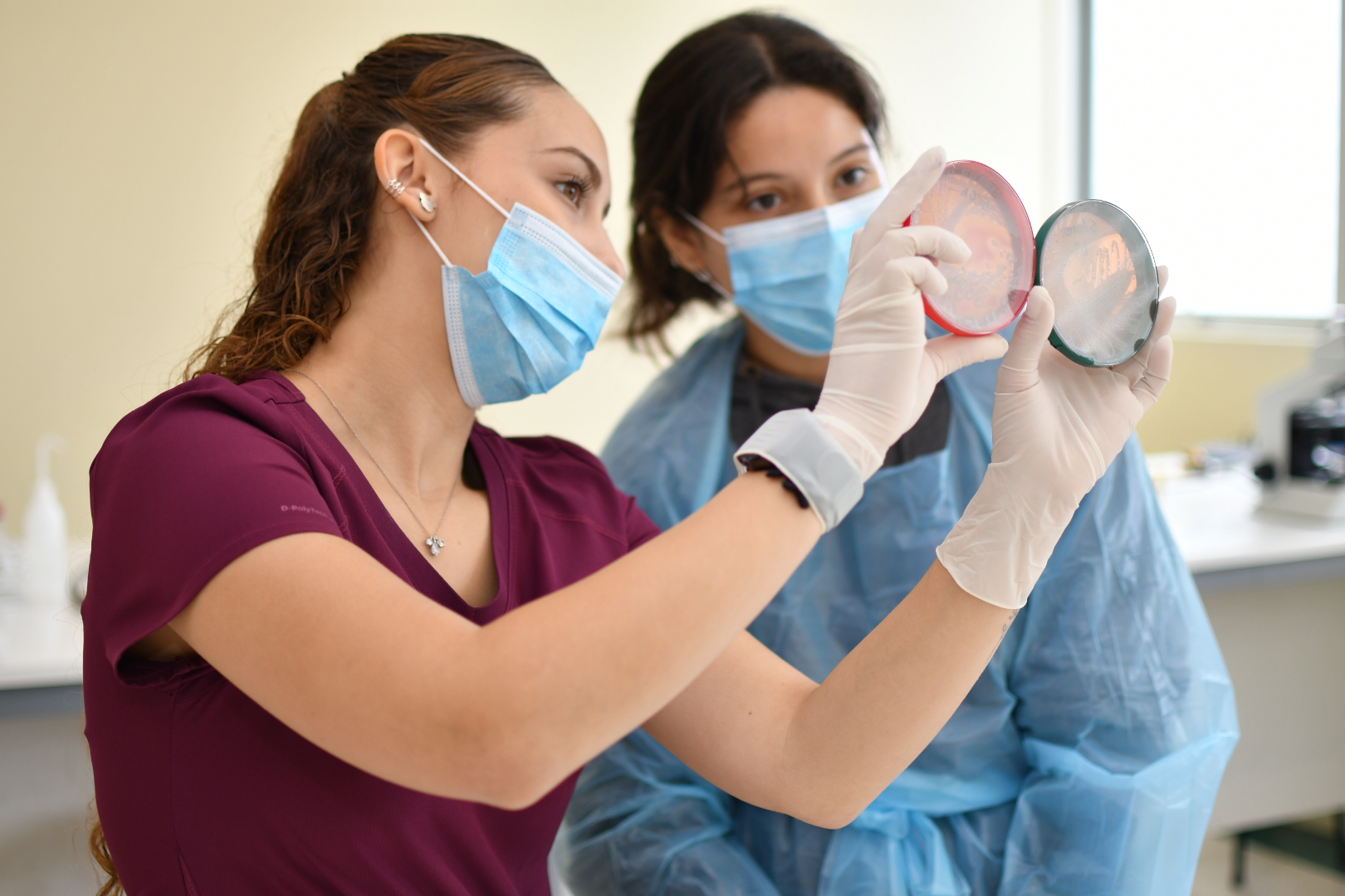 Estudiantes Tarapaqueños experimentaron ser Tecnólogos Médicos por un día