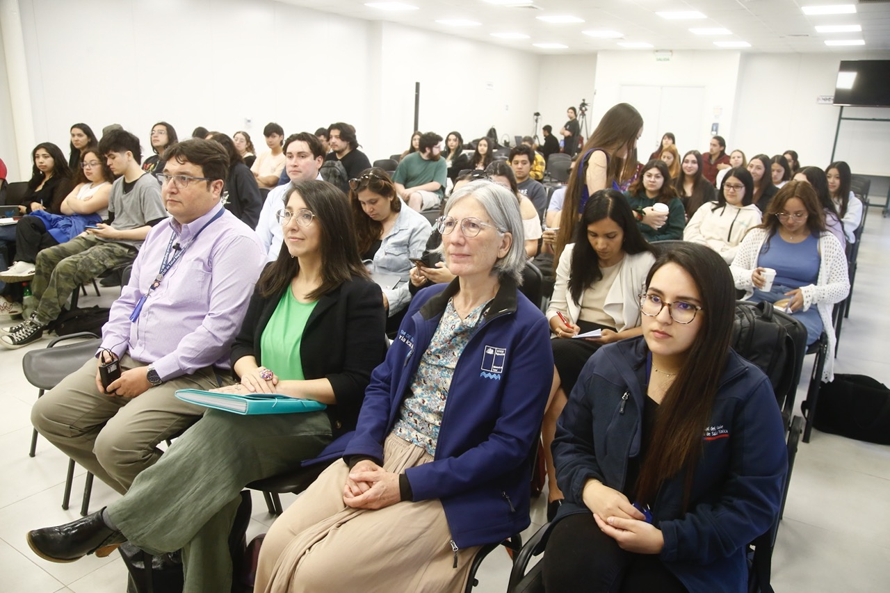 UST Talca realizó primera jornada de actualización sobre Resistencia Antimicrobiana con enfoque en "Una Salud"