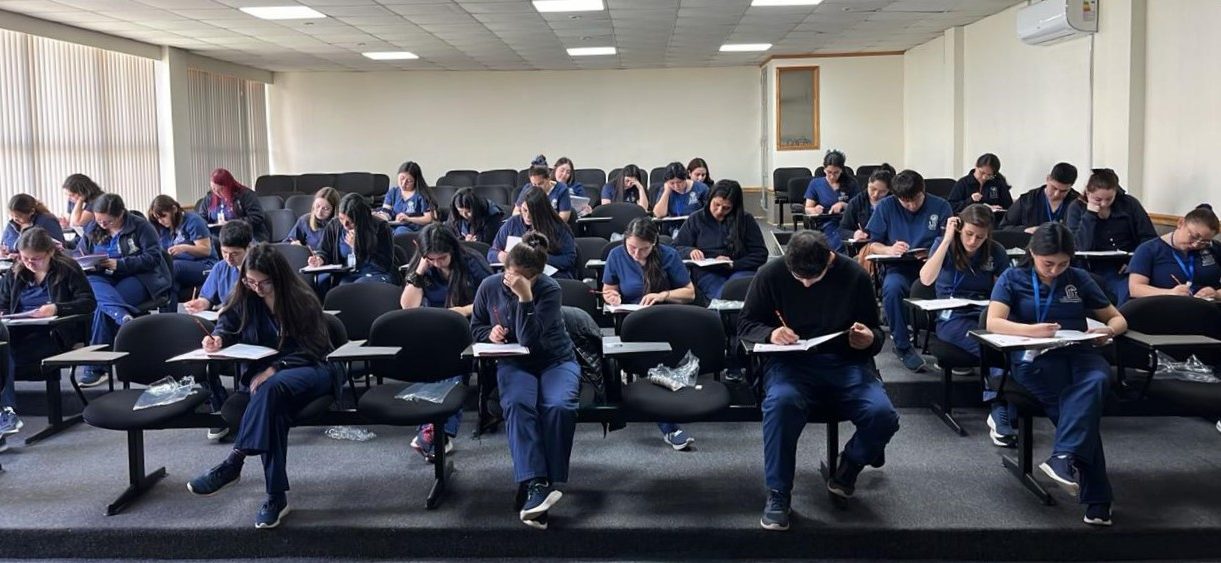 Estudiantes de Enfermería UST rinden Examen Nacional para medir competencias profesionales