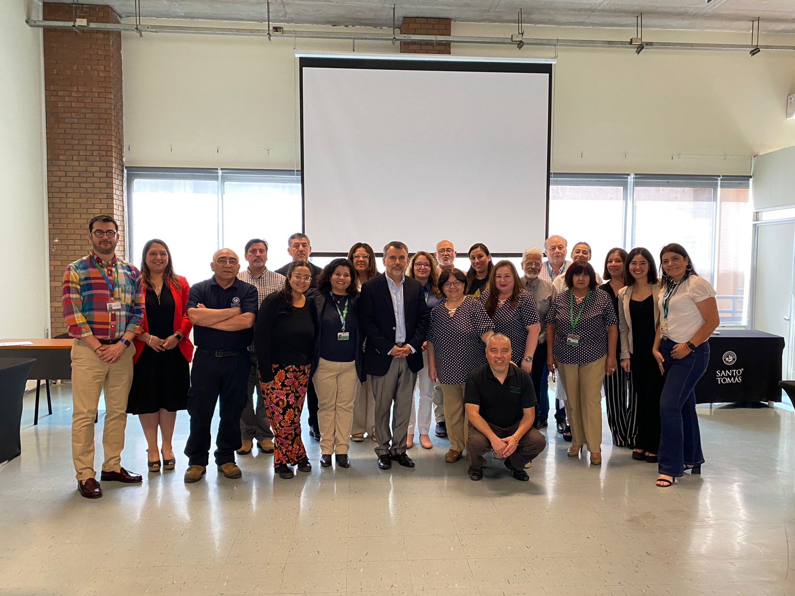 IP-CFT Santo Tomás Santiago Centro celebra la trayectoria de sus colaboradores en un emotivo encuentro