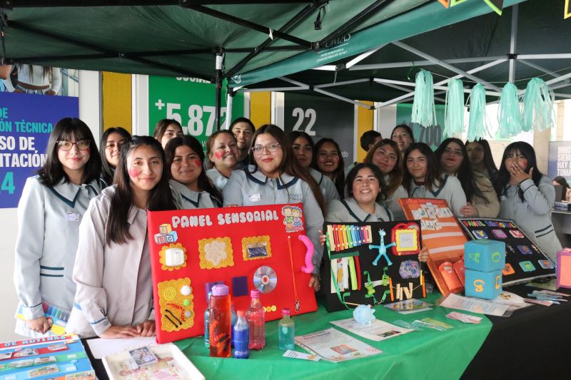 Estudiantes de Santo Tomás Ovalle realizan Feria Didác ...