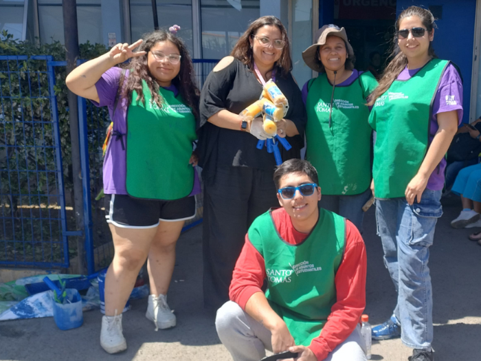 Voluntariado permanente hermoseó acceso a maternidad en Hospital Dr. Sótero del Río