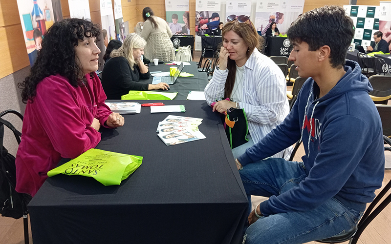 Feria Vocacional y Postulación entregó asesoría e información a futuros estudiantes de Santo Tomás Viña del Mar