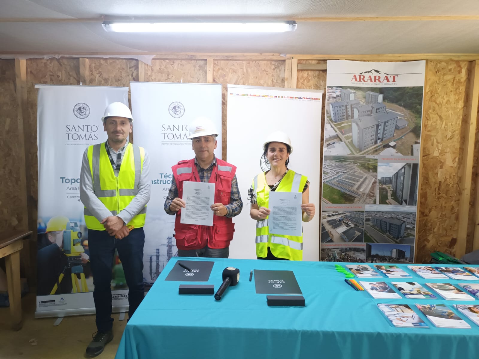 IP-CFT Santo Tomás Osorno y Constructora Ararat firman convenio que potenciará el rubro de la construcción en la zona