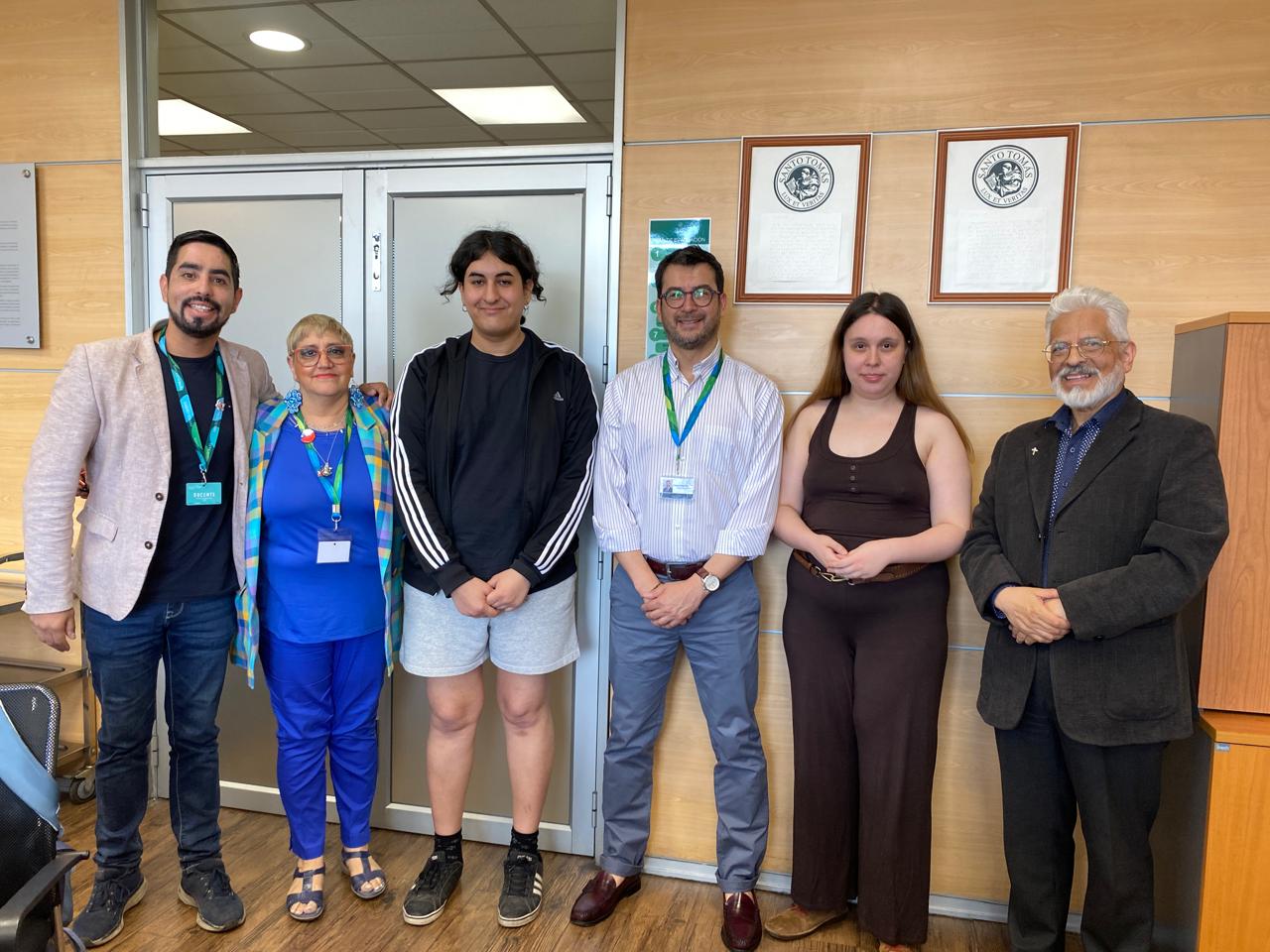 Estudiantes de la sede Santiago Centro fueron premiadas en Concurso de Microcuentos inspirado en el Tema Sello 2024