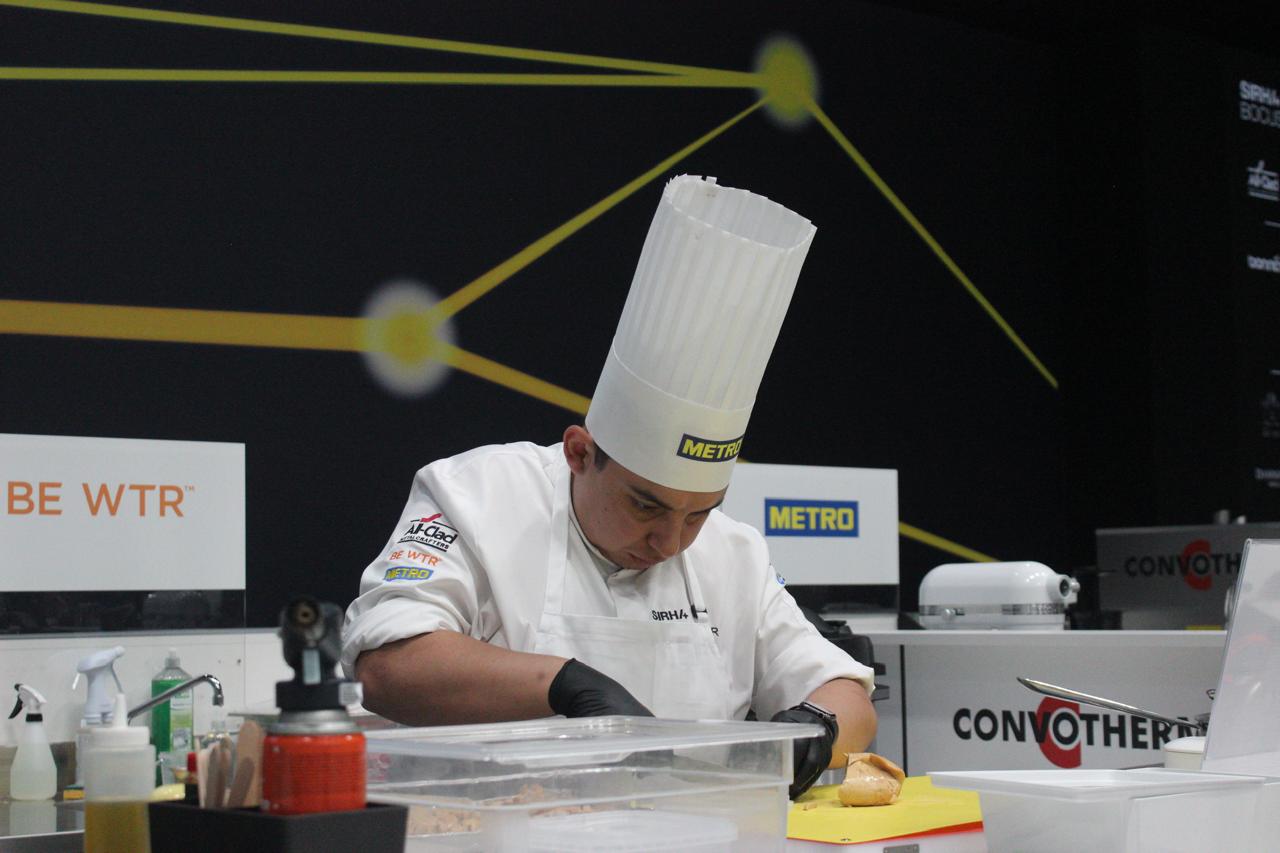 Orgullo Tomasino: Chef de Santo Tomás, Roberto Vallejos, destaca en mundial de Gastronomía Bocuse d'Or 2025